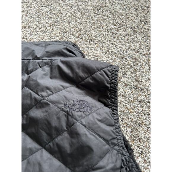 The North Face size S Women’s VEST REVERSIBLE PUFFER Faux Fur WARM BLACK J23 - Picture 7 of 12